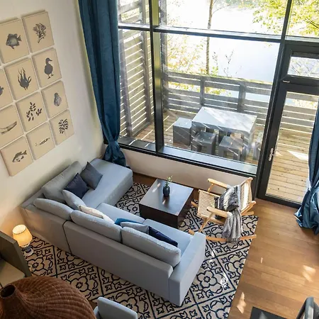 Hébergement de vacances Elegant Mansion With Pools Antoing