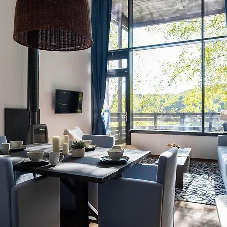 Hébergement de vacances Elegant Mansion With Pools Antoing