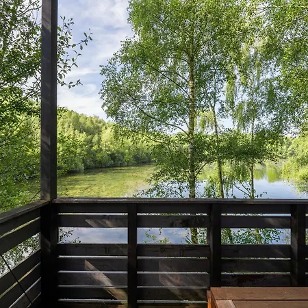 Hébergement de vacances Elegant Mansion With Pools