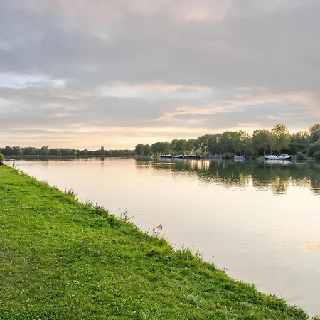 Elegant Mansion With Pools Hébergement de vacances Antoing